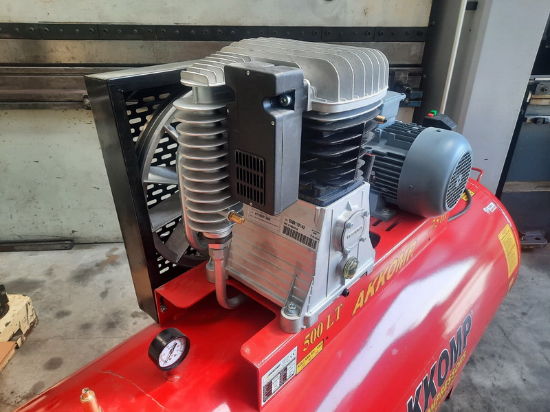 Akkomp 500L 12 Bar Endüstriyel Hava Kompresörü